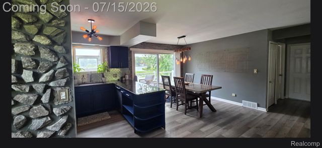 3285 Mapledale Street, Commerce Charter Township, MI 48382