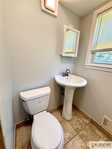 44 Drake Road, Somerset, NJ 08873