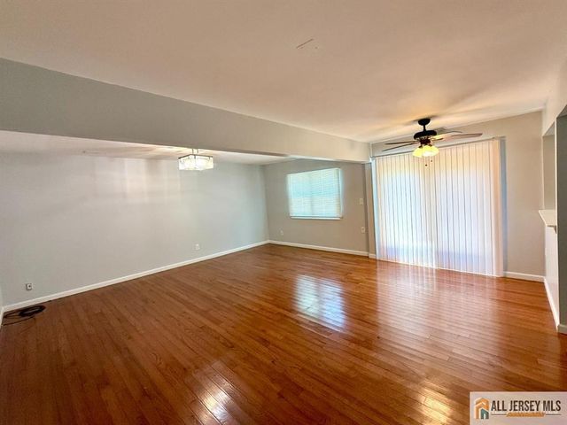 44 Drake Road, Somerset, NJ 08873