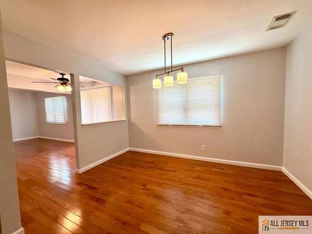 44 Drake Road, Somerset, NJ 08873