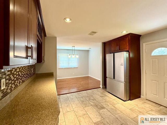 44 Drake Road, Somerset, NJ 08873