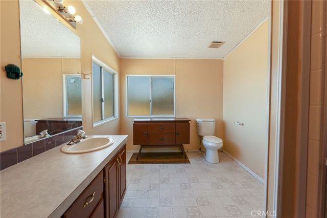 8195 Alta Mesa Road, Oak Hills, CA 92344