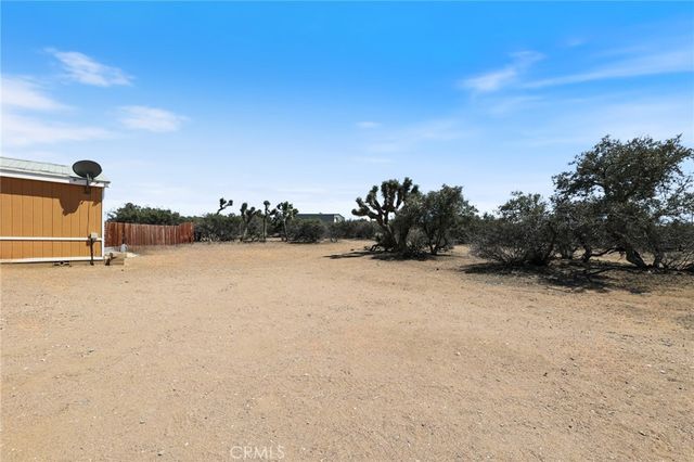 8195 Alta Mesa Road, Oak Hills, CA 92344