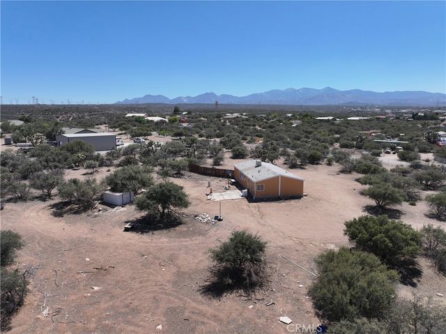 8195 Alta Mesa Road, Oak Hills, CA 92344