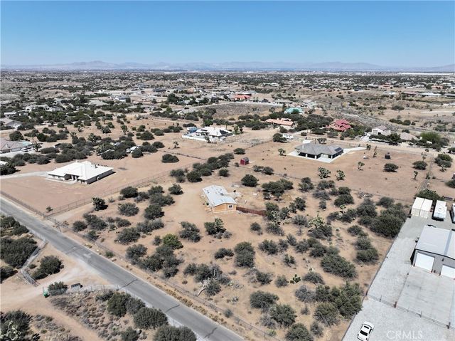 8195 Alta Mesa Road, Oak Hills, CA 92344