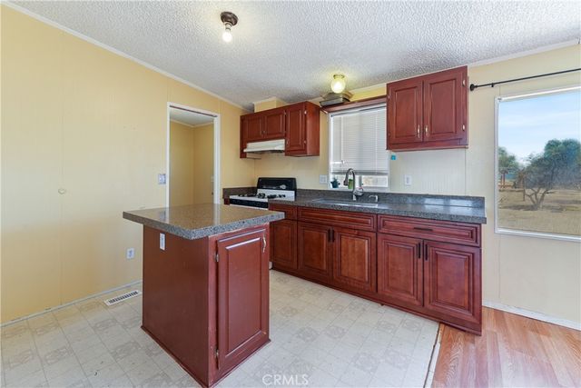 8195 Alta Mesa Road, Oak Hills, CA 92344