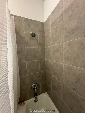 400 Nagle Street 300, College Station, TX 77840