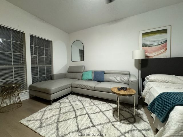 400 Nagle Street 300, College Station, TX 77840