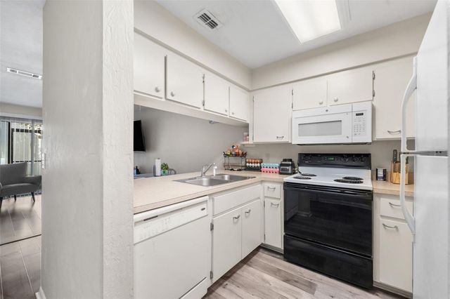 2635 SW 35TH PLACE 307, Gainesville, FL 32608