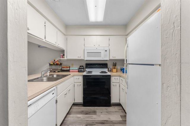 2635 SW 35TH PLACE 307, Gainesville, FL 32608