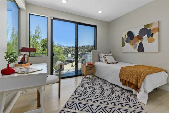 3060 Hollywell, Glendale, CA 91206