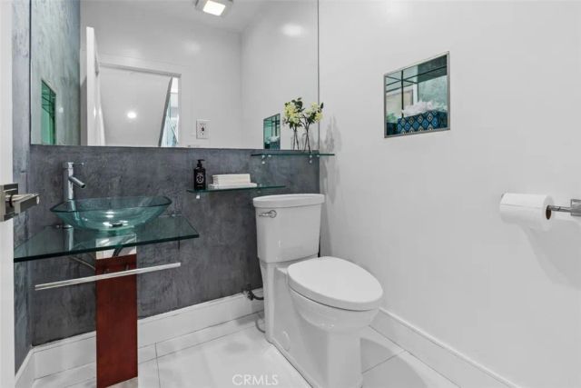 3060 Hollywell, Glendale, CA 91206