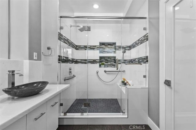 3060 Hollywell, Glendale, CA 91206