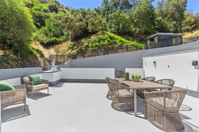3060 Hollywell, Glendale, CA 91206