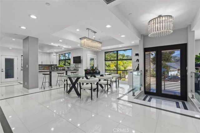 3060 Hollywell, Glendale, CA 91206