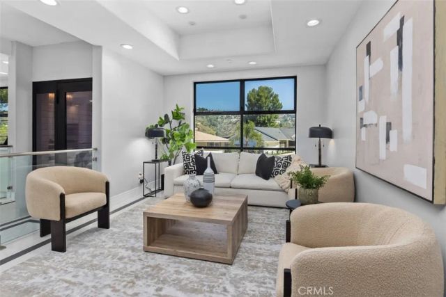 3060 Hollywell, Glendale, CA 91206