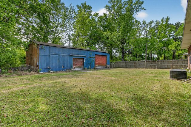221 Forest Circle, Summerville, SC 29483