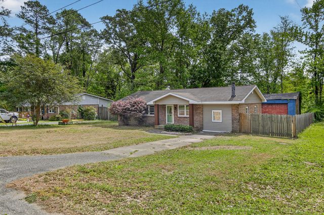 221 Forest Circle, Summerville, SC 29483