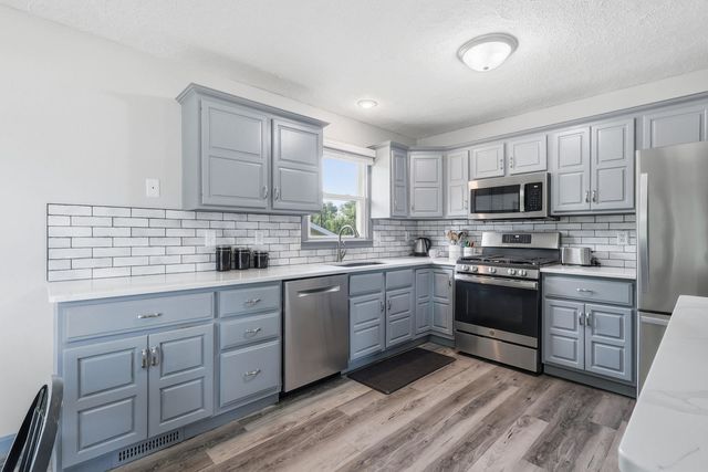 3706 Tam O Shanter Drive, Bettendorf, IA 52722
