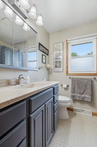 3706 Tam O Shanter Drive, Bettendorf, IA 52722