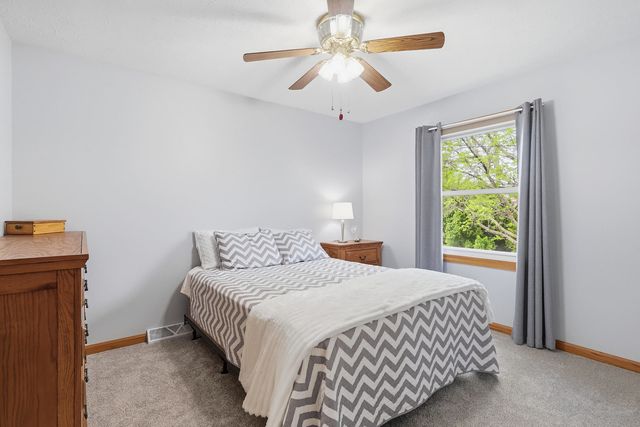 3706 Tam O Shanter Drive, Bettendorf, IA 52722