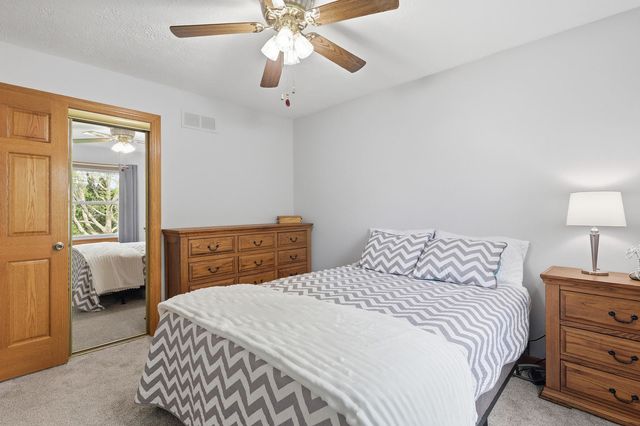 3706 Tam O Shanter Drive, Bettendorf, IA 52722