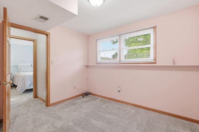 3706 Tam O Shanter Drive, Bettendorf, IA 52722