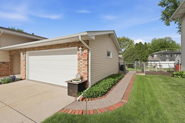 3706 Tam O Shanter Drive, Bettendorf, IA 52722