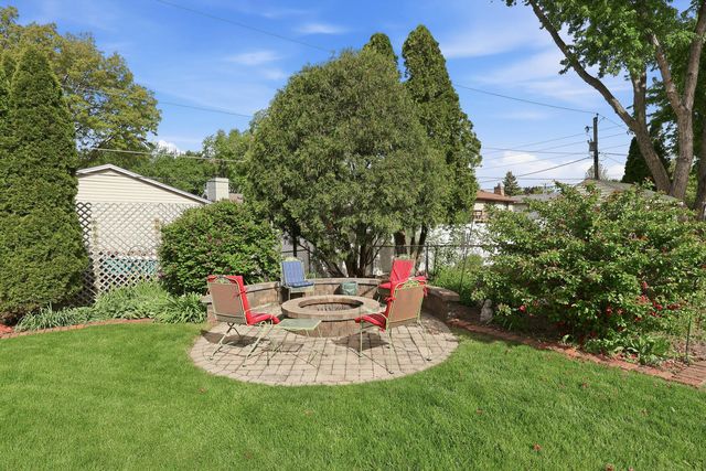 3706 Tam O Shanter Drive, Bettendorf, IA 52722