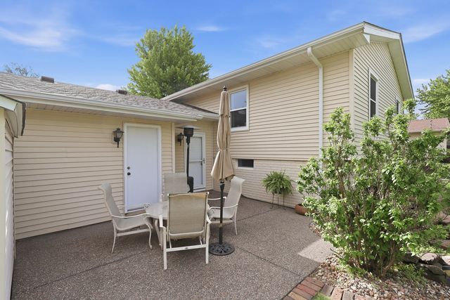 3706 Tam O Shanter Drive, Bettendorf, IA 52722