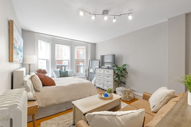 8 Garrison Street 205, Boston, MA 02116