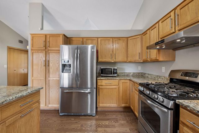 3963 Bailey Ridge Draw, Woodbury, MN 55125