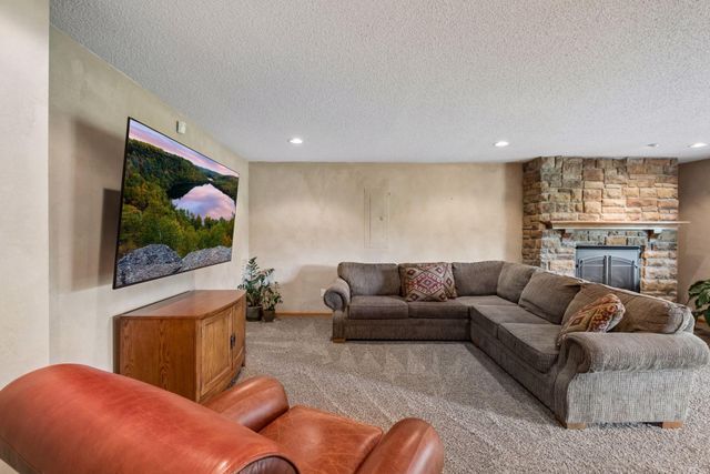 3963 Bailey Ridge Draw, Woodbury, MN 55125