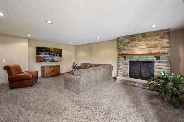 3963 Bailey Ridge Draw, Woodbury, MN 55125