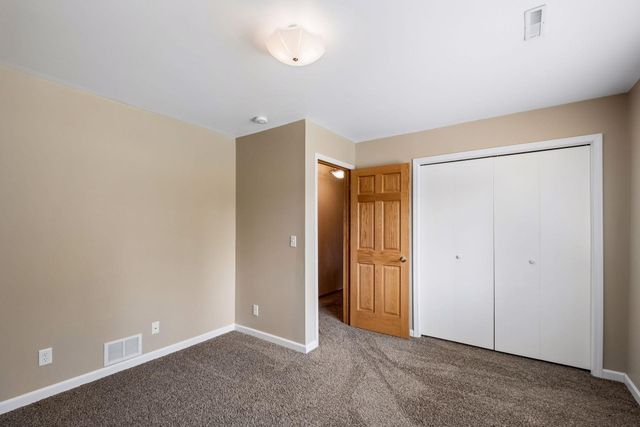 3963 Bailey Ridge Draw, Woodbury, MN 55125