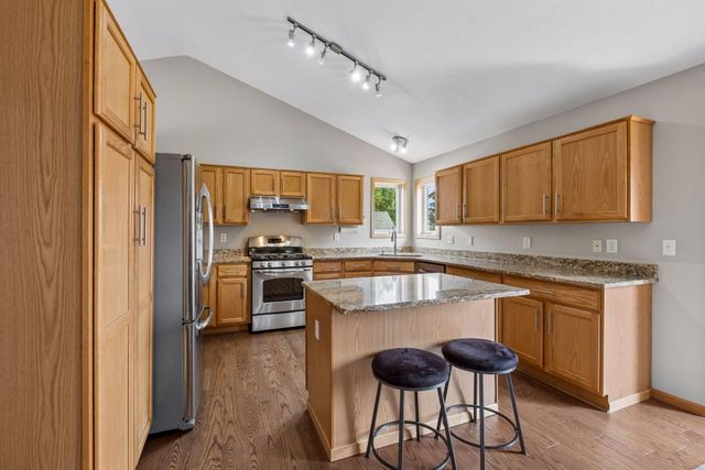 3963 Bailey Ridge Draw, Woodbury, MN 55125