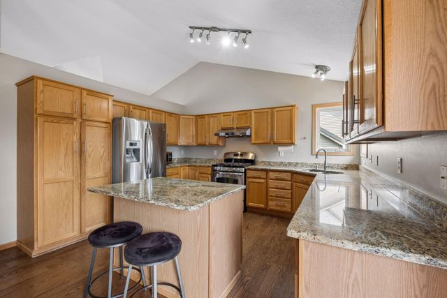 3963 Bailey Ridge Draw, Woodbury, MN 55125