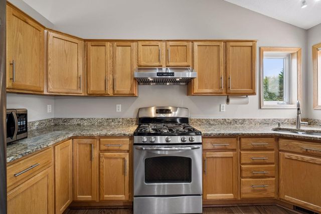 3963 Bailey Ridge Draw, Woodbury, MN 55125