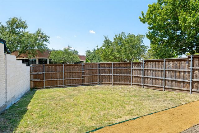 1230 Richland Oaks Drive, Richardson, TX 75081