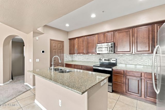 3935 E ROUGH RIDER Road 1014, Phoenix, AZ 85050