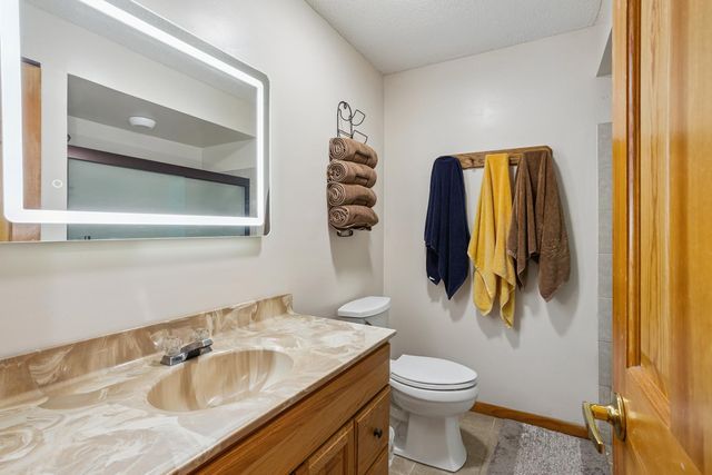 3895 Dolomite Drive, Eagan, MN 55122
