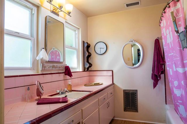 969 Viletta Drive, Escondido, CA 92027