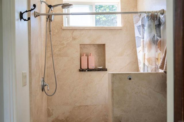 969 Viletta Drive, Escondido, CA 92027