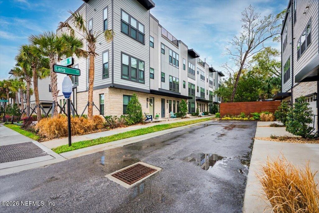 1616 PIAZZA Place, Jacksonville, FL 32207