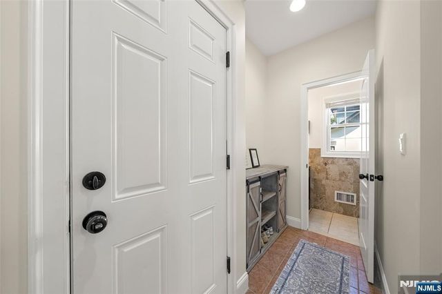 216 Washington Street, Northvale, NJ 07647