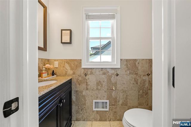 216 Washington Street, Northvale, NJ 07647