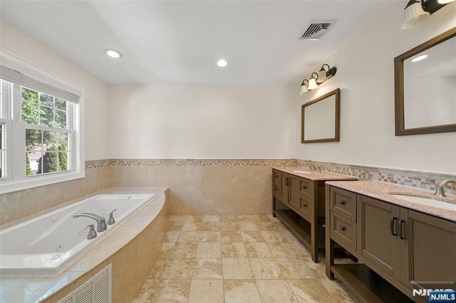 216 Washington Street, Northvale, NJ 07647