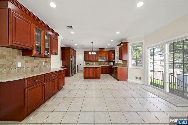 216 Washington Street, Northvale, NJ 07647
