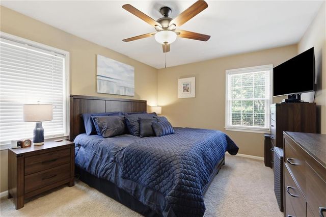 5615 W 70th Terrace, Prairie Village, KS 66208