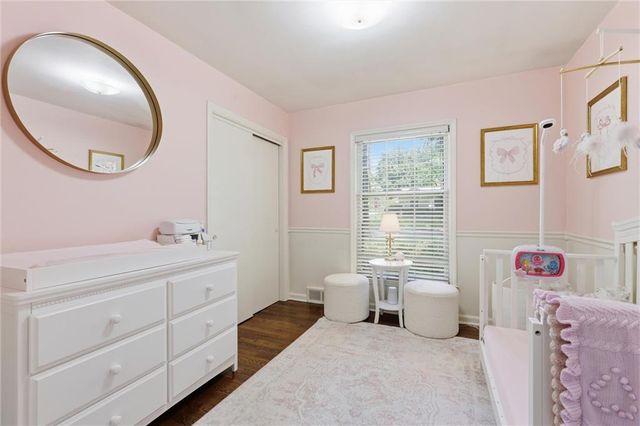 5615 W 70th Terrace, Prairie Village, KS 66208